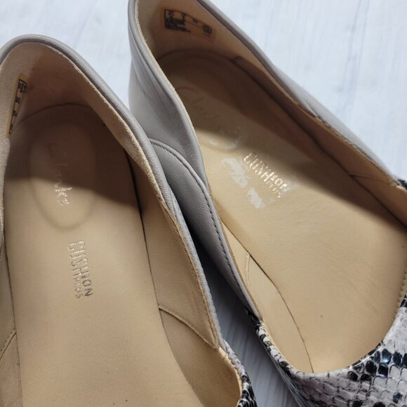 Clarks Pure Tone Woman's size 9 Cushion Plus Gray Snake Python Slip-on-Loafer - Picture 8 of 9